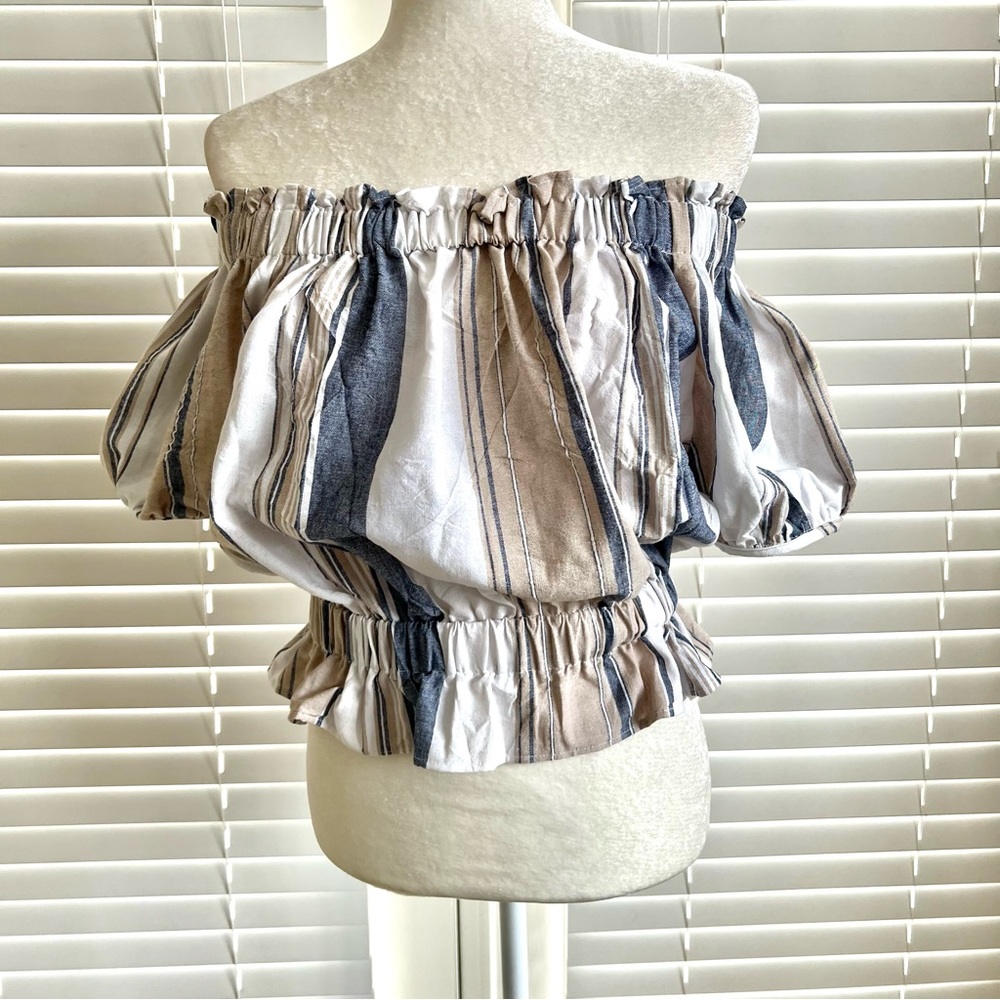 Everly Sz Medium Off The Shoulder Crop Top Blouse Blue and Tan, Puffy Sleeves - Picture 7 of 13